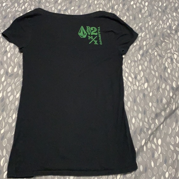 Volcom tee size M used great condition - Picture 2 of 2